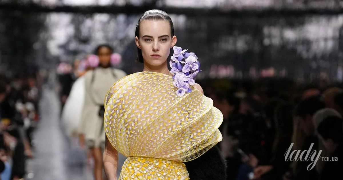 Квіти, драпування та нова магія Dior: бренд представив колекцію от‑кутюр у Парижі