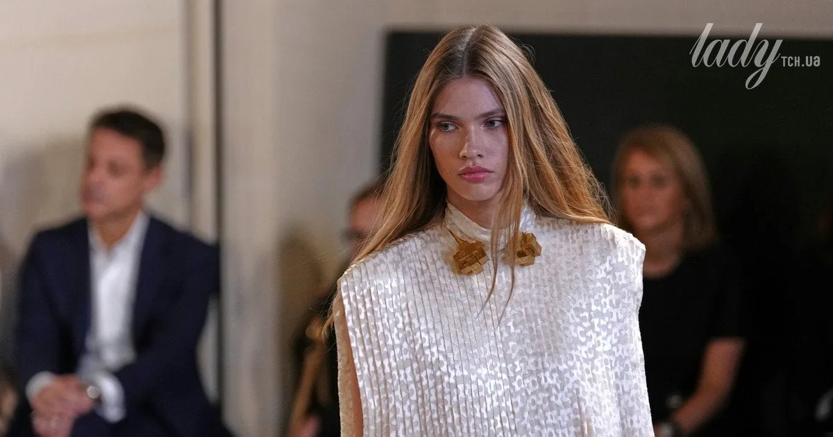 Піжамні силуети і ніжні кольори: Louis Vuitton представив колекцію весна-літо 2026
